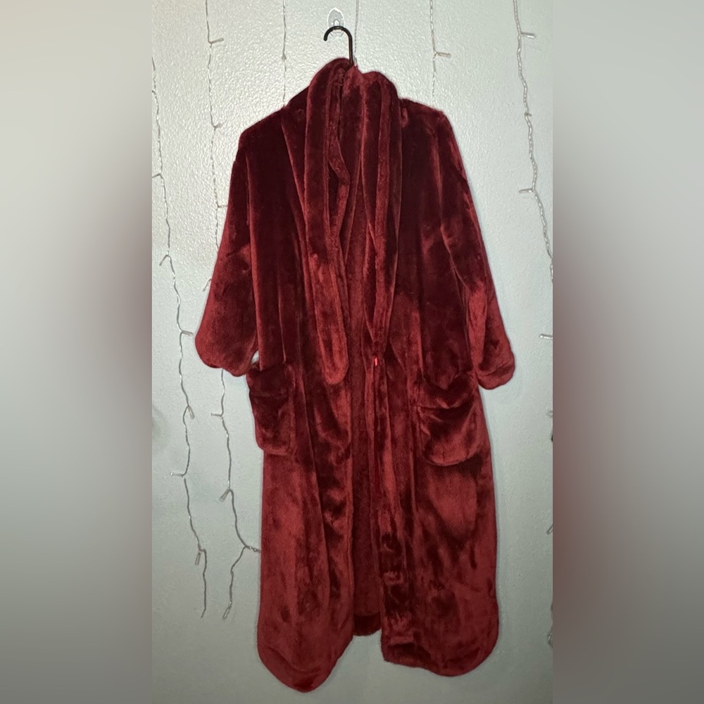 Maroon Fluffy Robe - Picture 3 of 3